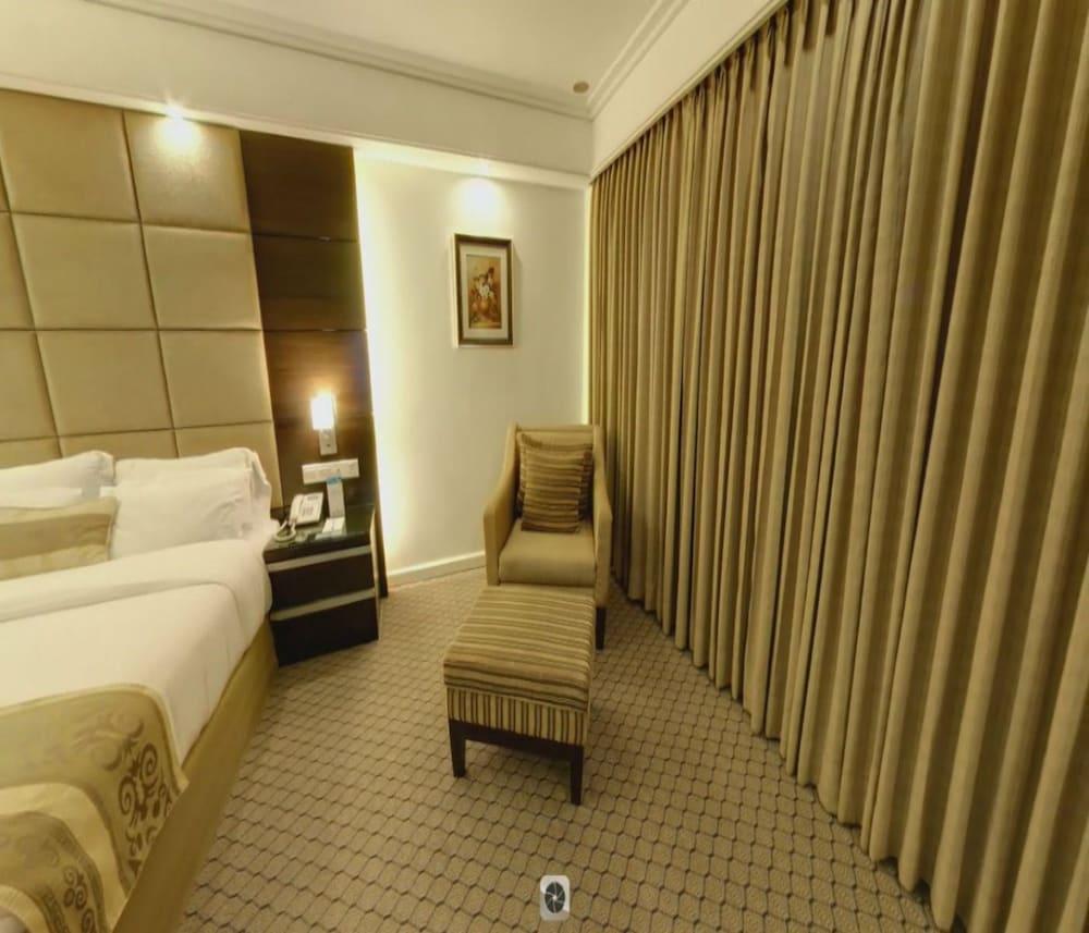 צ'יטגונג Hotel Agrabad מראה חיצוני תמונה