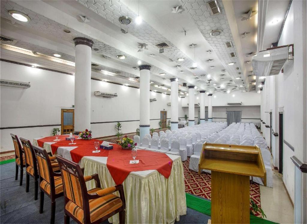 צ'יטגונג Hotel Agrabad מראה חיצוני תמונה